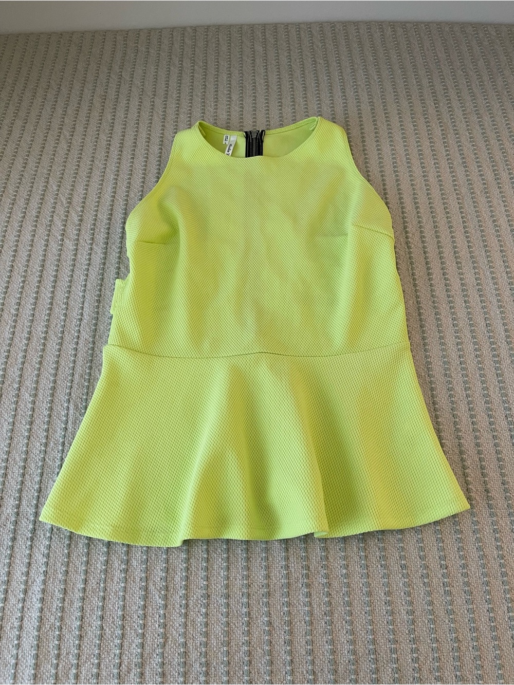 Studio Y Neon Lime Sleeveless Top - Shirt - Size: Large